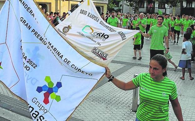 Hondarribia recibe con los brazos abiertos a sus vencedores