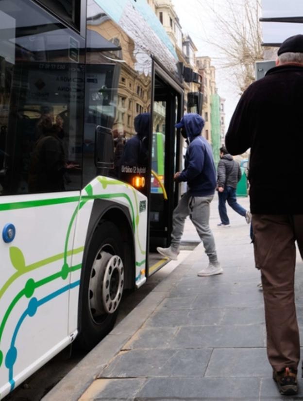 Con motivo de las fiestas habrá servicio de autobuses nocturnos especiales