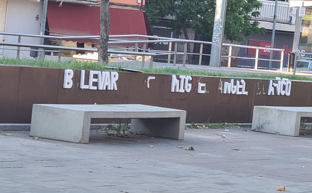 Destrozan el homenaje a Miguel Ángel Blanco en Parla un día después de su inauguración