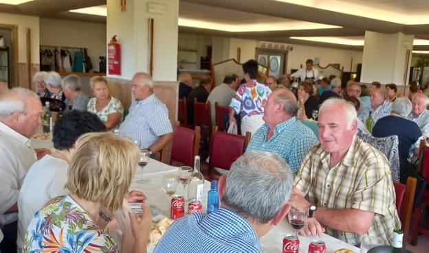 Aizkorri Jubilatu Elkartekoak Laredon izan dira