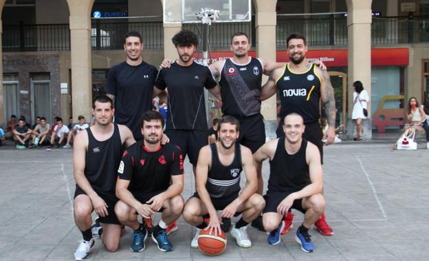Ze koino se impone por la mínima en el Campeonato de basket de cuadrillas