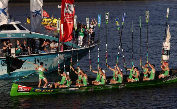 Un suspiro, una bandera... Y una maldición