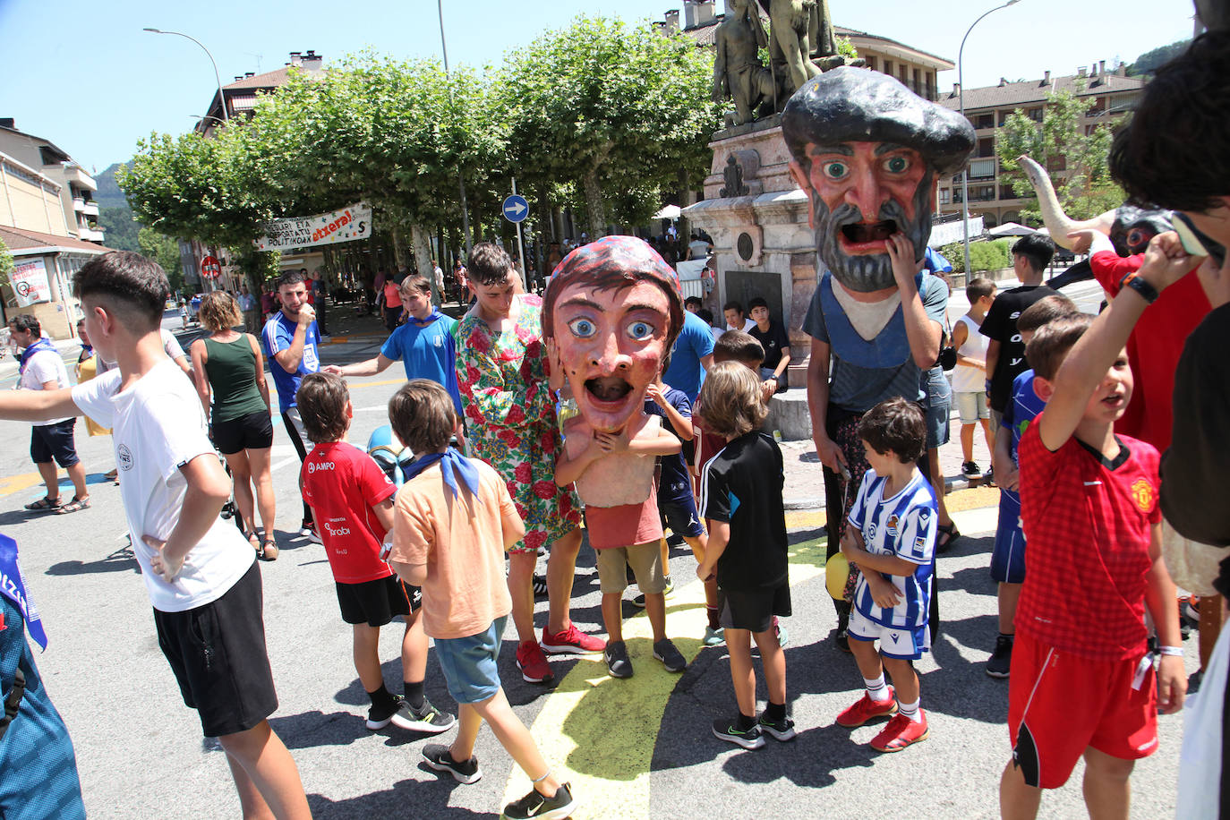 El txupinazo de Santa Ana en imágenes