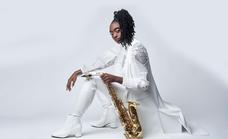 La saxofonista Lakecia Benjamin presenta hoy en la Trinidad su álbum 'Pursuance', en el que homenajea la música de John y Alice Coltrane./DONOSTIAKO JAZZALDIA