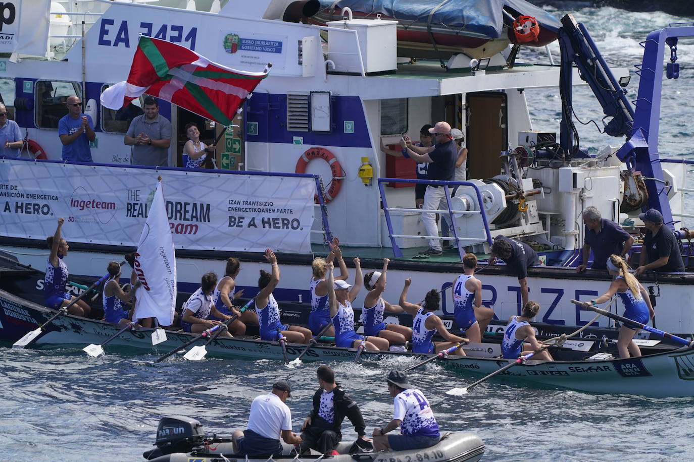 Arraun Lagunak aprovecha las ventajas