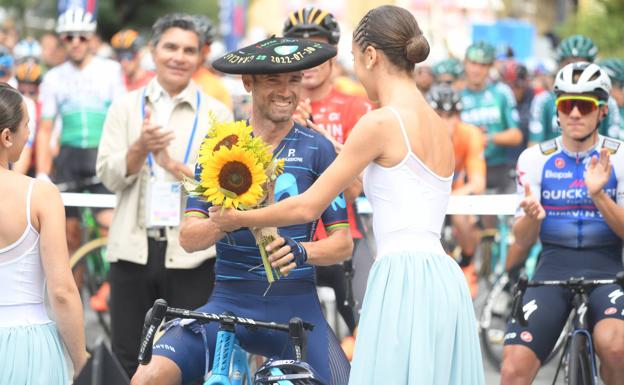 Emotivo homenaje a Alejandro Valverde