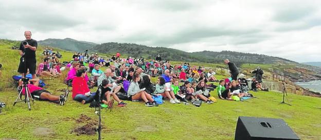 Orkatz Abesbatzakoek Ur tantaren ekitaldian parte hartu dute