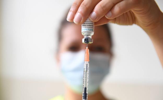 Osakidetza comienza a vacunar contra la viruela del mono con 141 dosis