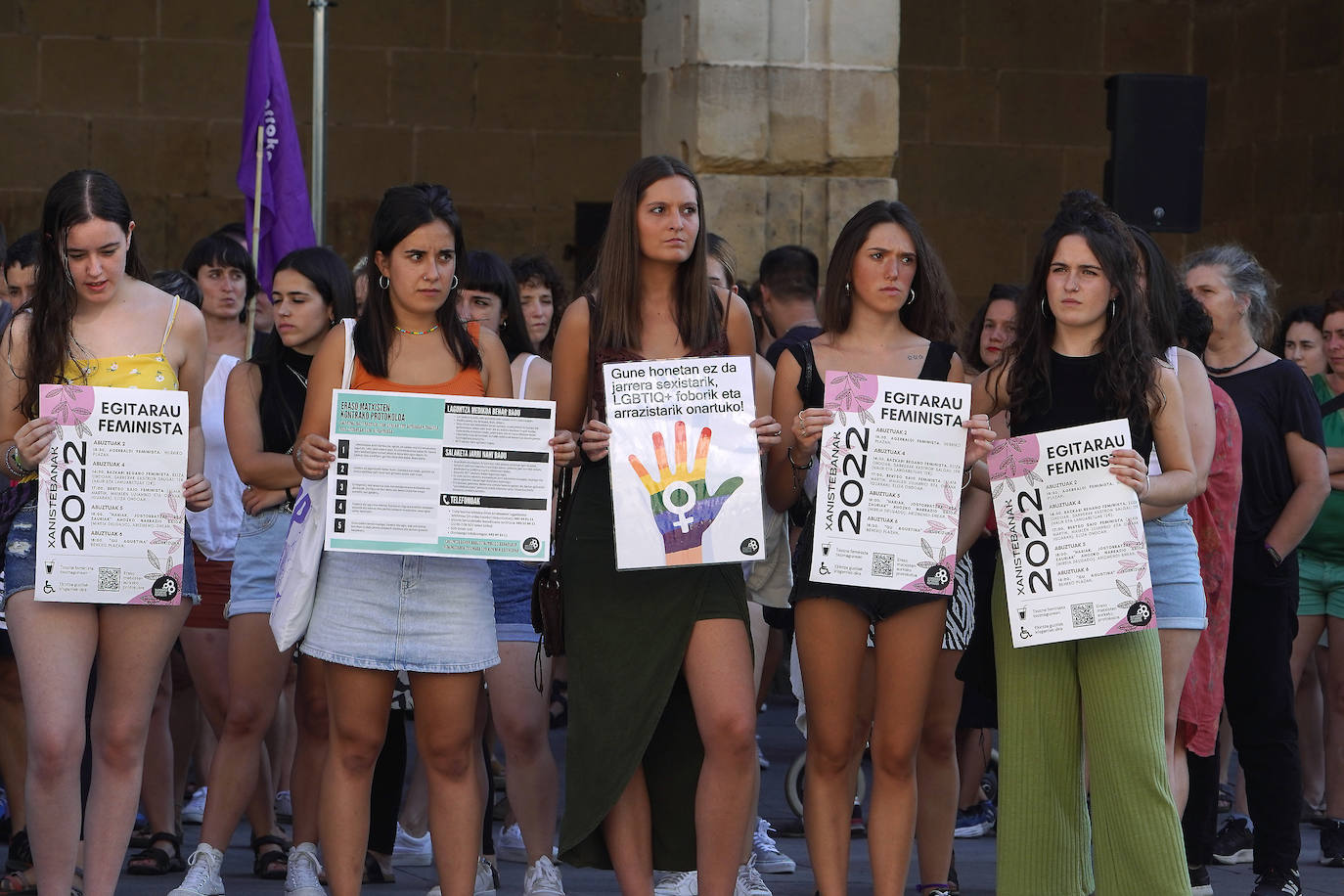 Xanisteban festetan murgildu dira oiartzuarrak