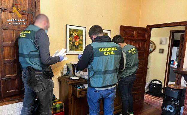 Seis detenidos en La Rioja y Bizkaia por estafar un millón de euros con cheques y pagarés