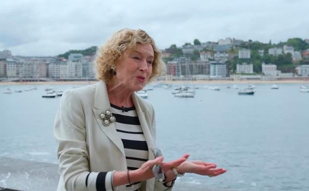 Las bañeras; las muchachas robustas de tez curtida