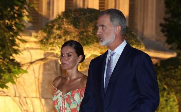 La reina Letizia luce moreno con unos sorprendentes 'shorts' de Pimkie