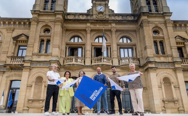 Repartirán 33.000 pañuelos en autobuses y comercios para animar la Semana Grande de San Sebastián