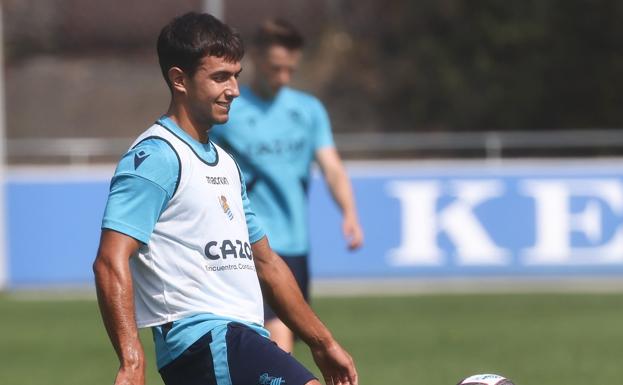 Álex Remiro y Martin Zubimendi se recuperan y apuntan a Cádiz