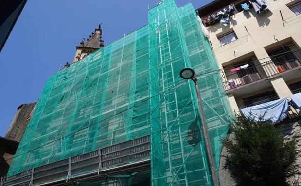 Fallece un trabajador de 49 años en Errenteria tras precipitarse de un andamio