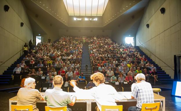 Los socios críticos con Geroa redoblan la presión y amagancon acudir a la justicia europea