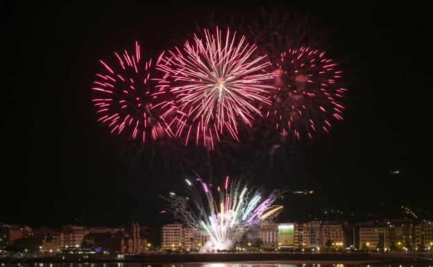 ¿Qué nota les darías a los fuegos artificiales de ayer en la Semana Grande de Donostia?