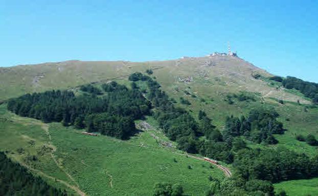 Cerrado el acceso a pie al monte Larrun por el «elevado riesgo de incendio»
