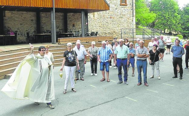 Rezos en Urretxu para que vuelva a llover