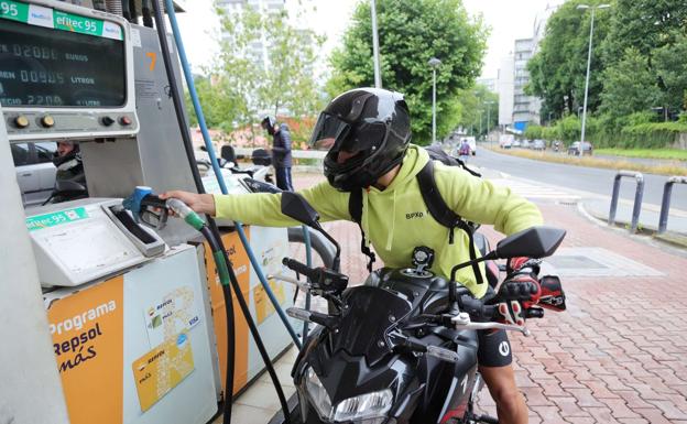 Las gasolineras adelantan 33.000 euros al mes para pagar la bonificación