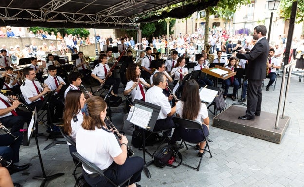 El mal tiempo obliga a cancelar el concierto de la Banda por las fiestas de Xantalen