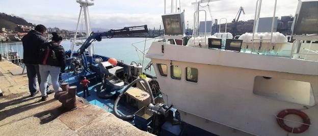 Los arrantzales alcanzan el ecuador de una campaña de bonito «más pausada»