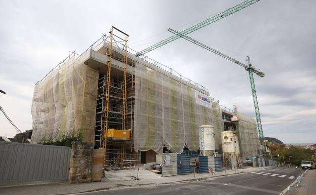 La falta de mano de obra se ceba con la construcción, la industria y las TIC