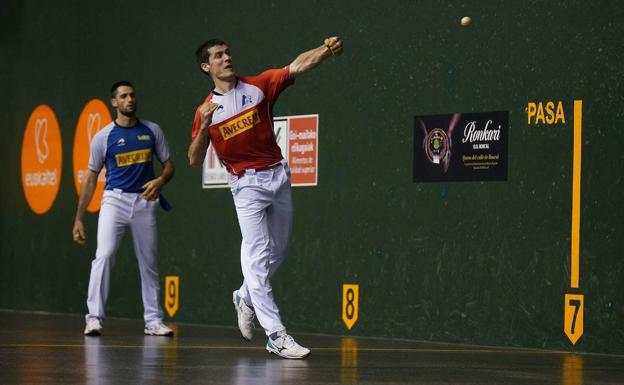 Jon Ander Albisu y Beñat Rezusta, rivales esta tarde en Uruñuela