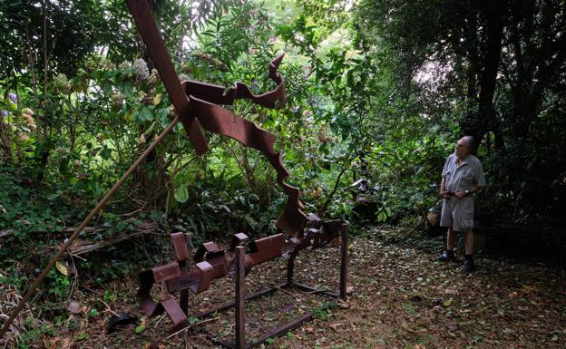 Ricardo Ugarte abre las puertas de su recóndito 'museo' de esculturas
