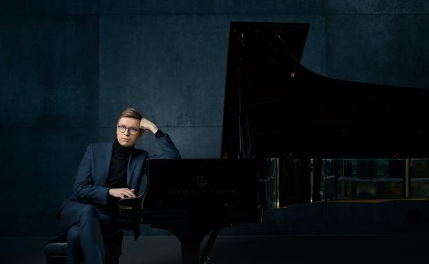 «Pongo a los compositores en contexto casi de manera futurista»