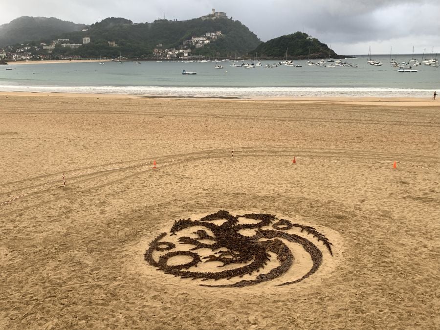El escudo de los Targaryen ya luce en La Concha