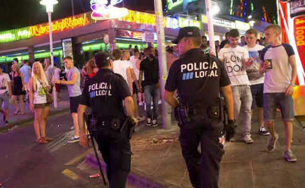 Cuerpos de seguridad denuncian ataques tras morir un británico en Magaluf