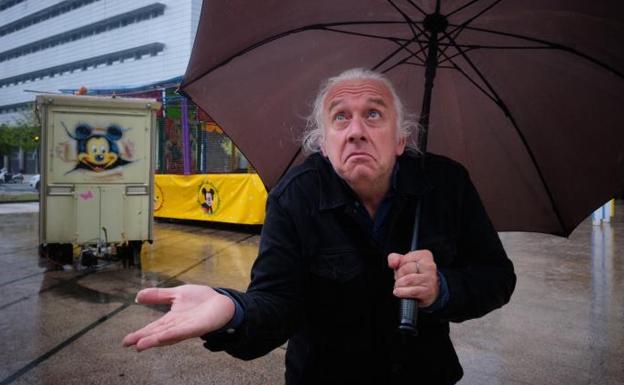 «Soy cómico sobre todo para que la gente se entienda»