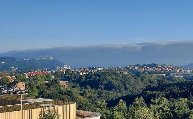 ¿Qué es esa extraña niebla que ha obligado a suspender vuelos en la costa de Gipuzkoa?