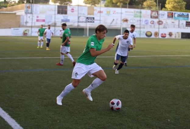 El torrelaveguense Julián Luque pone la guinda al centro del campo del Real Unión