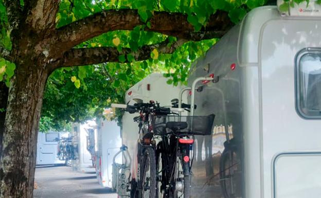 Las caravanas invaden la ciudad, cada año peor. Lo de Berio es un escándalo