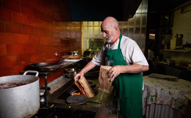 Kasino Lesaka, cocina tradicional navarra guisada con leña