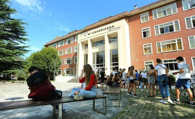 Los centros vascos desconocen los temarios de ESO y Bachiller a diez días de iniciar el curso
