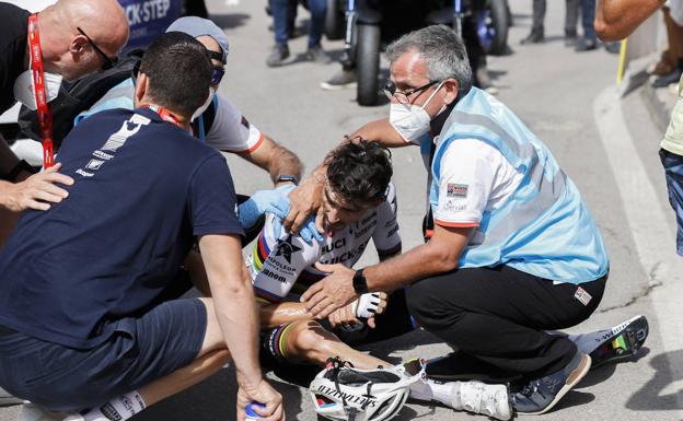 Julian Alaphilippe abandona con fractura de clavícula