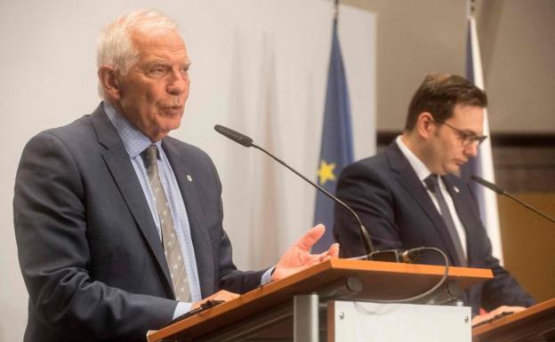 The head of European diplomacy, Josep Borrell, announcing the new restrictions on Russian tourism. 
