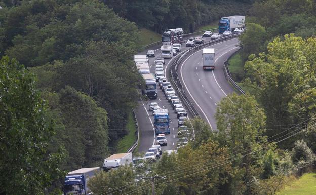 El PNV acusa de «populismo» a Santano y le emplaza a pedir a Sánchez que solucione los atascos en la muga