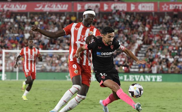 Así juega Sadiq Umar: potencia y olfato de gol en un delantero en crecimiento