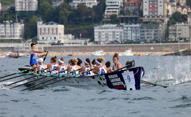 Arraun Lagunak se rearma en la clasificatoria de La Concha