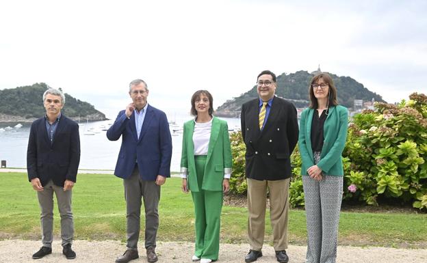 Olano asegura que Gipuzkoa está «preparada» para hacer frente a los «nubarrones» que se avecinan