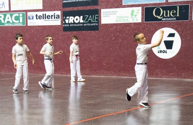 La escuela de pelota del Beloki, abierta a «quien quiera disfrutar de este deporte»