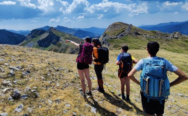 Oihane Retegi Arruti mendizale gazteak Kantauriar mendikatea zeharkatu du
