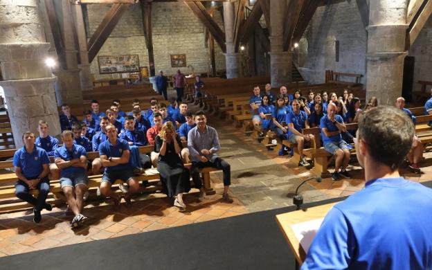 El capitán del Urola pide a la «amatxo» de Antigua que «nos dé salud física y mental»