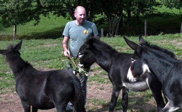 «Astoarekin pisurik gabe zoaz eta autonomia ematen dizu herrira jaitsi behar ez izateko»