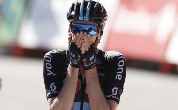 Arensman gana en Sierra Nevada y Roglic da otro mordisco a Evenepoel