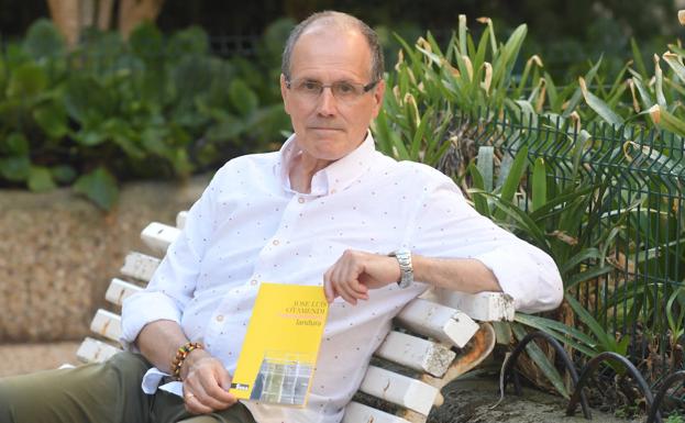 Jose Luis Otamendik 'Landura' poema liburua aurkeztu du